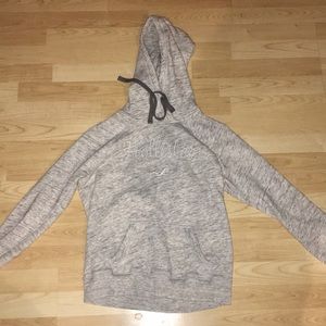 women’s gray hollister sweatshirt!